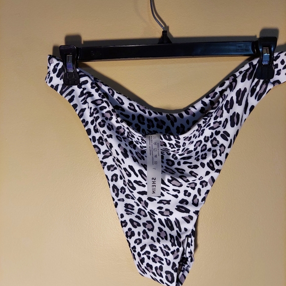SHEIN swim bottom leopard - Picture 3 of 3